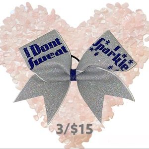 💖3/$15 Cheer bow stiff holds shape glitter sparkly